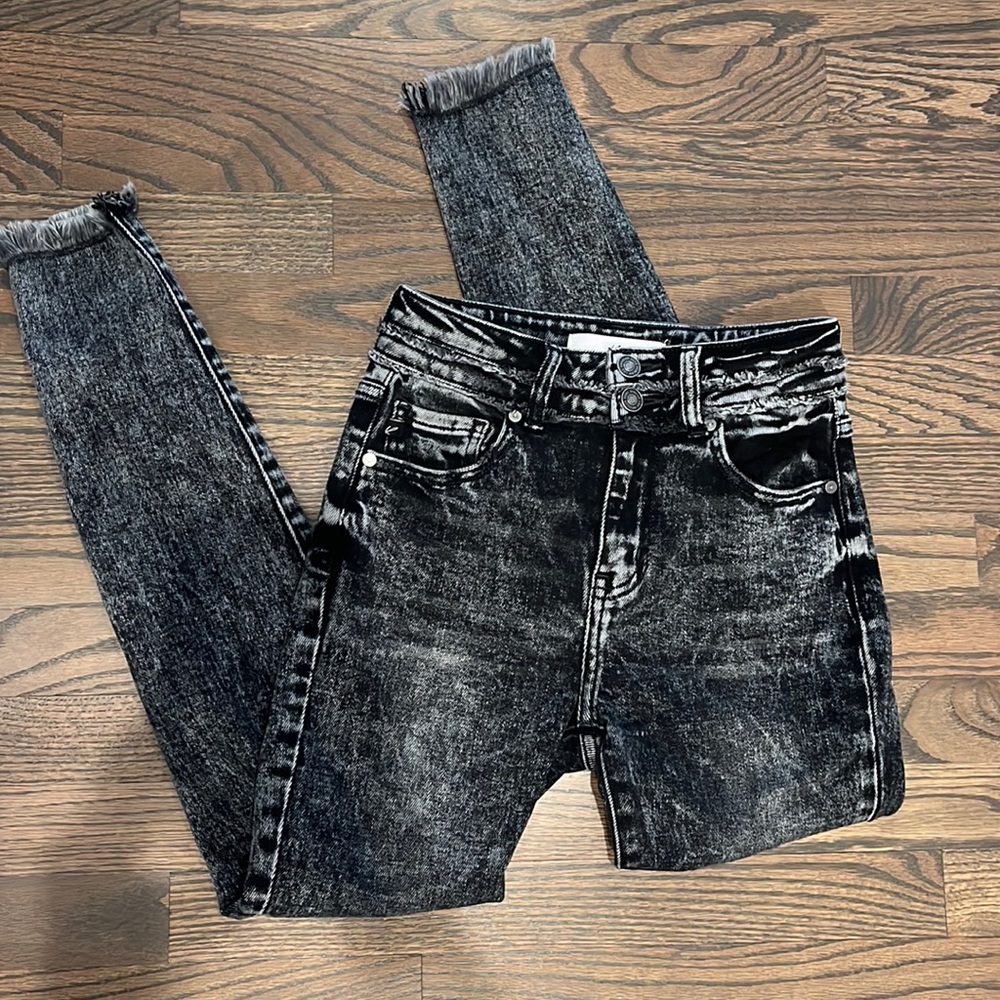 Kancan High Rise Double Waistband Freyed Hem Skinny Jean size 1